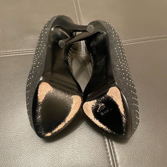 Very sexy Giuseppe heels with silver studs